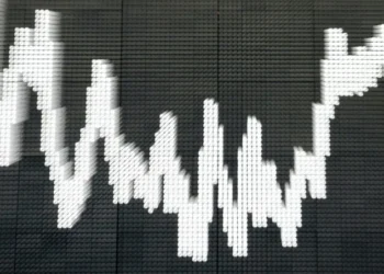 Asian markets mixed after latest Trump tariff threat