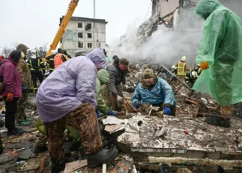 Russia and Ukraine trade blame for attack on Kursk school