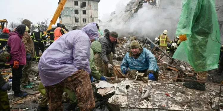 Russia and Ukraine trade blame for attack on Kursk school