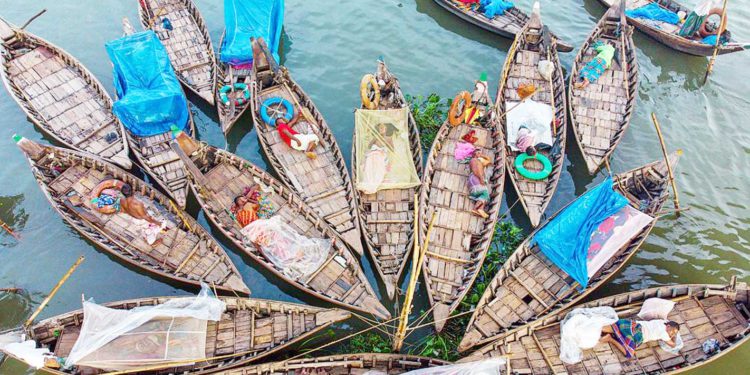 The ancient tradition of Chalanbeel, boats are disappearing day by day