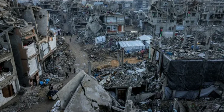 Arab leaders endorse plan to rebuild Gaza under Palestinian Authority