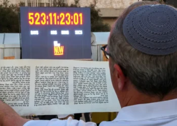 Hamas says ready to free Israeli-US hostage, four bodies