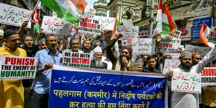 Pakistan ready to ‘defend sovereignty’ after India threats