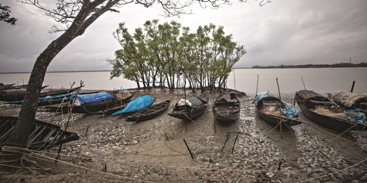 Khulna’s coastal area in crisis