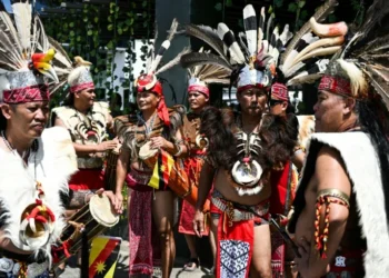 Malaysia’s Dayaks mark rice harvest end with colourful parade
