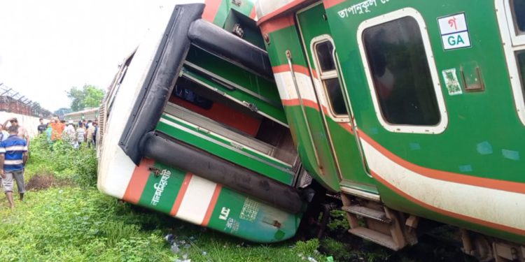 Two trains collide, train services on Lalmonirhat-Burimari route suspended
