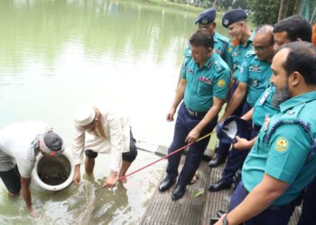 পোনা মাছ অবমুক্তকরন