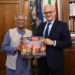 Chief Adviser lauds Mayor of Rome for supporting Bangladeshi community