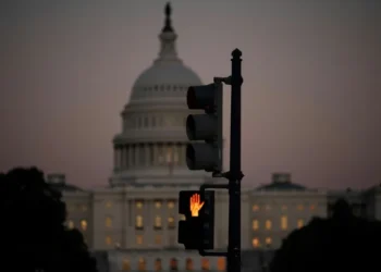 US government shutdown may last weeks, analysts warn