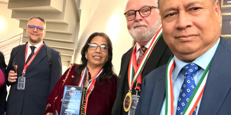 Bangladeshi son Barrister Monwar Hossain has received the Lifetime Achievement Award at an international conference in Oxford