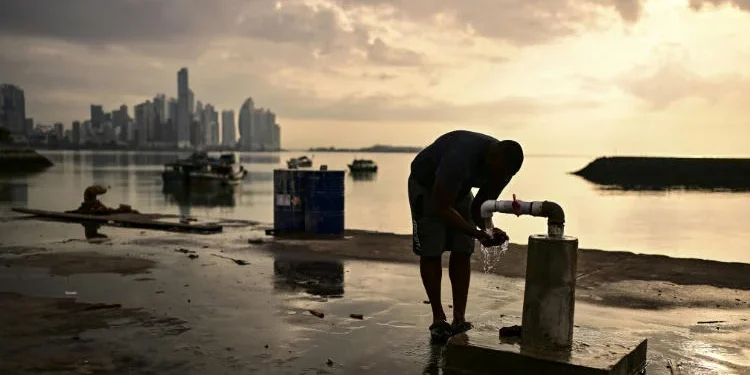 Empty nets in Latin America as fish flee El Nino